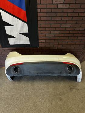 50556565 Alfa Romeo 17-19 Giulia Rear Bumper Cover White Oem