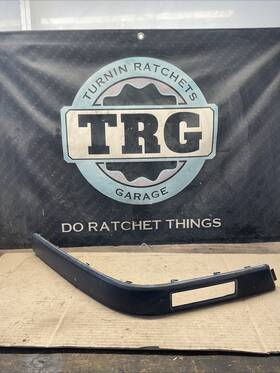 51111934336 Bmw 89-95 E34 Front Bumper Passenger Side Trim Moulding Panel