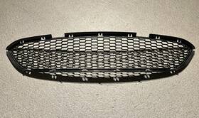 7895739 Bmw 2006-2010 Oem E60 E61 M5 Front Lower Honeycomb Bumper Grille