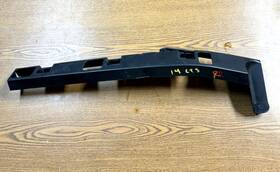 22744615 Cadillac 2014-2019 Cts Right Rear Passenger Bumper Fascia Center Bracket Oem