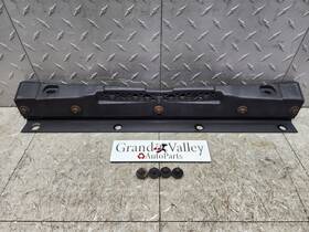 15812903 Chevrolet 15915331 2005-2013 C6 Corvette Front Bumper Retainer Bracket Used Oem
