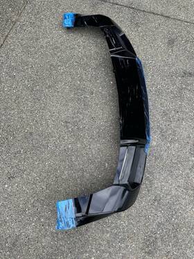 23231690 Chevrolet 2016-2022 Camaro Rear Bumper Lower Diffuser Oem
