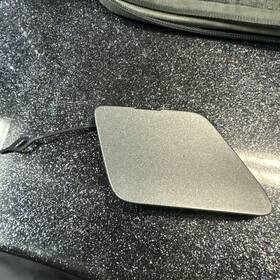 23234914 Chevrolet 2018 2019 2020 Traverse Front Bumper Tow Hook Cover Cap Oem
