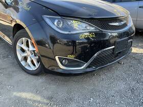 105-01781c Chrysler Front Bumper Halogen Fog Lamps With Park Assist Fits 17-20 Pacifica 798214