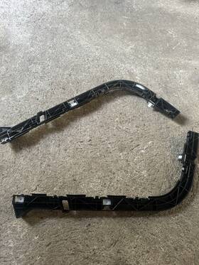 68024341af Dodge 68024340af Oem Challenger R L Rear Lower Bumper Brackets