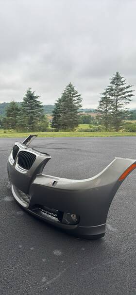 51117204242 Factory/oem Bmw 2010 E90 Lci Sport Pkg Front Bumper Cover. No Pdc. 118k Miles. Space Grey