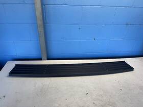 7l14-17b810-a Ford 7l14-17b810 2011 - 2017 Expedition Rear Bumper Upper Step Pad Oem