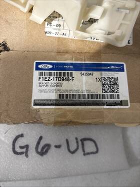 F1ez-17d948-f Ford Genuine Outer Bracket