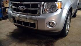 105-00304a Ford Truck Front Bumper Vin 3 8th Digit Hybrid Fog Lamps Grille Fits 08-12 Escape 10292792