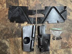 14090118 Gm 1985-86 Camaro Iroc Z-28 Rs Front Radiator Duct Air Cleaner Splash Shield Set Up