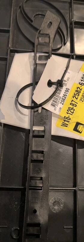 25826190 Gm Nos Genuine Bracket Asm-frt Bpr Fascia