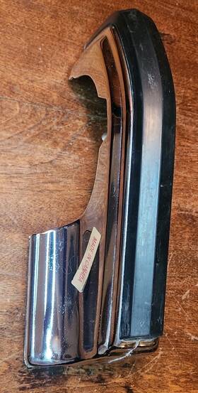 989157 Gm Nos Rh Rear Bumper Guard 1973 Pontiac Grand Prix