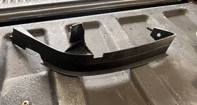 15049381 Gmc 99-07 Sierra Chevy Silverado 1500 Front Left Outer Bumper Filler