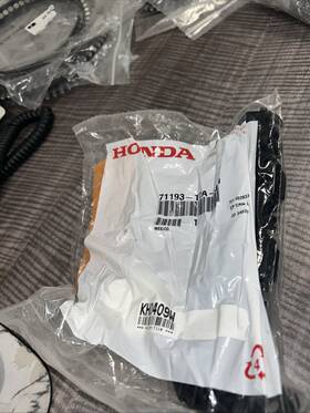 71193-t7a-j00 Honda 2019 - 2022 Hr-v Spacer Right Front Bumper Side Oem