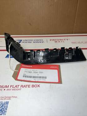 71193-tea-t01 Honda Genuine Spacer R Front Bumper Side