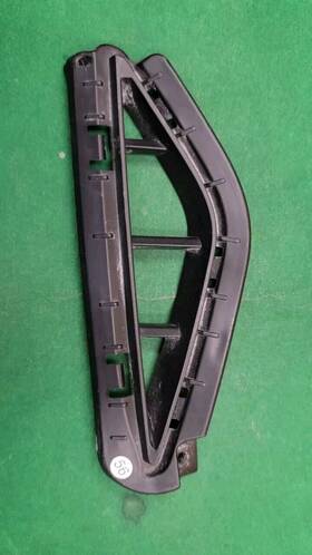 856c2s1500 Hyundai 865c1s2500 2021 2022 2023 Santa Fe Front Bumper Rh Jack Plug Cover Oem