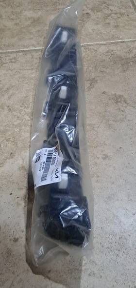 86614-d9000 Kia Oem Right Side Retainer/bumper Bracket Part Number New