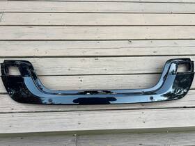 M8e2-17f784-cb Land Rover 2018-2021 Genuine Lr Range Evoque Rear Bumper Cover Spacer Panel Lr155461