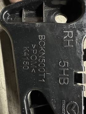 Bckn500t1 Mazda 3 Front Bamper Breket Rh Oem Used