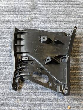 Kmv6-50a42 Mazda Kmv650a42 Rh Bumper Genuine Oem Air Guide