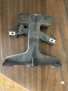 62242-9hf0a Nissan Genuine Lower Retainer