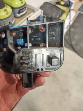 85229-5sk0a Nissan 85228-5sk0a Genuine Upper Left Bracket