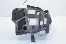 970-505-632-04 Porsche 2014-2016 Panamera 4 Rear Right Side Bumper Bracket With Heat Shield