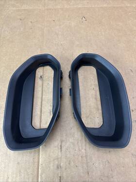 68274598 Rum 2019-2024 Ram 1500 Front Bumper Right Left Side Tow Hook Frame Bezel Oem