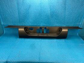 520570c061 Toyota Tundra Rear Bumper Step Pad With Licence Lamps 2014-2021 Oem
