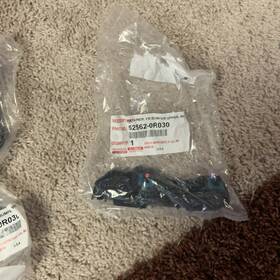 52155-0r030 Toyota 52562-0r030 Genuine Upper Retainer