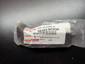 58353-0c030 Toyota Genuine - Bumper Cover Bracket Right Rear Oem