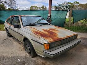 105-52726 Volkswagen 1982 1988 Scirocco Oem Front Bumper Faded And Has Scratches Scuffs