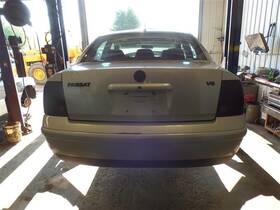 190-58685 Volkswagen Rear Bumper Thru Vin 049999 Sedan Fits 98-01 Passat 9856422