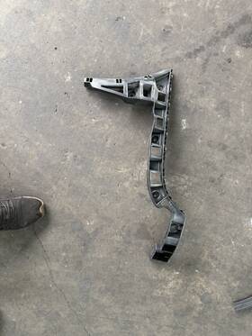 561807393f Volkswagen 2012-2015 Vw Passat Oem Rear Left Bumper Support Mount Bracket Guide