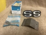 Nos Gm 3981921 Chevrolet 1969 1970 1971 Chevy Camaro Ss Front Grille Emblem Kit. Fixed Price $170.00.
