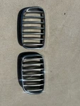 Pair Oem Bmw F25 X3 11-17 Right Left Hood Kidney Grille 51117210725 51117210726. Fixed Price $85.00.